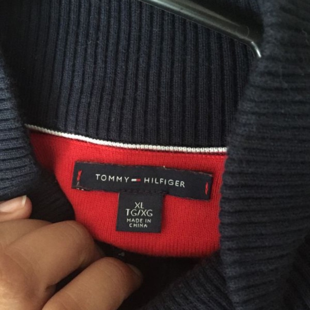 Tommy sweater